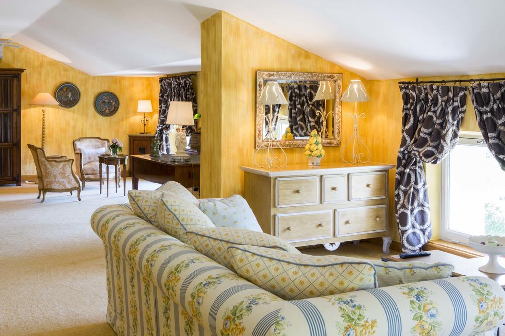 Chateau Talaud Bed and Breakfast Loriol-du-Comtat Δωμάτιο φωτογραφία