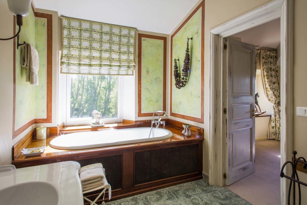 Chateau Talaud Bed and Breakfast Loriol-du-Comtat Δωμάτιο φωτογραφία
