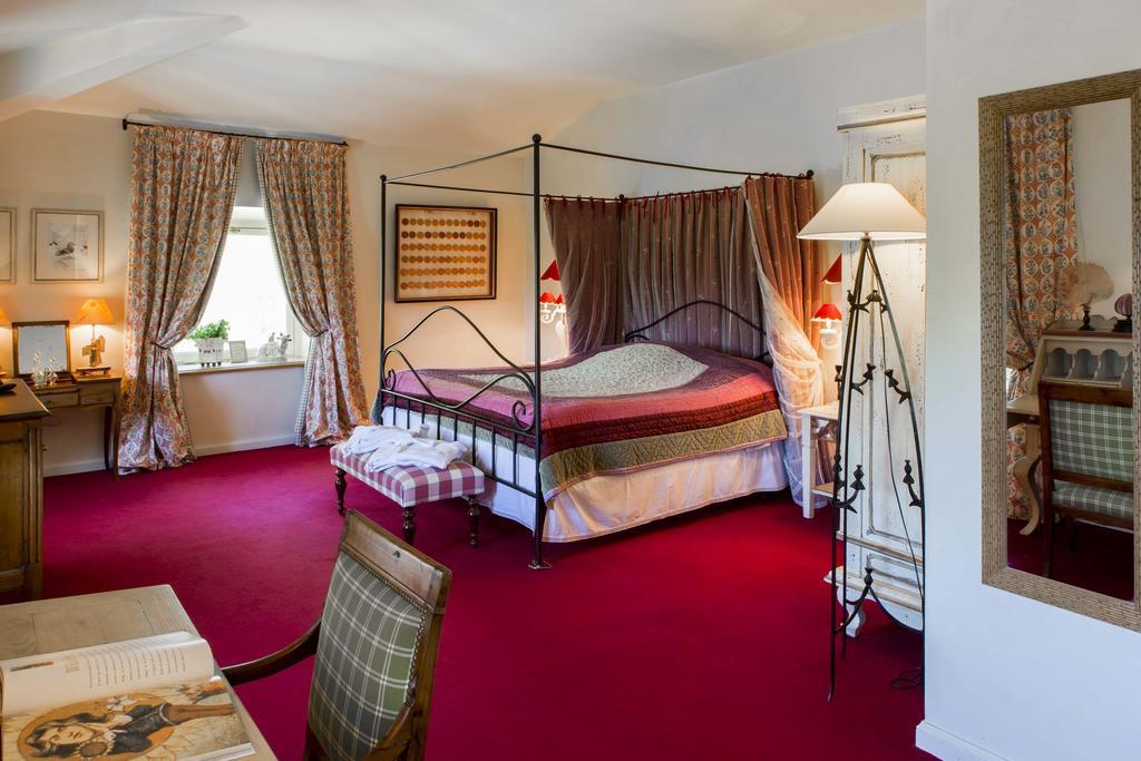 Chateau Talaud Bed and Breakfast Loriol-du-Comtat Δωμάτιο φωτογραφία
