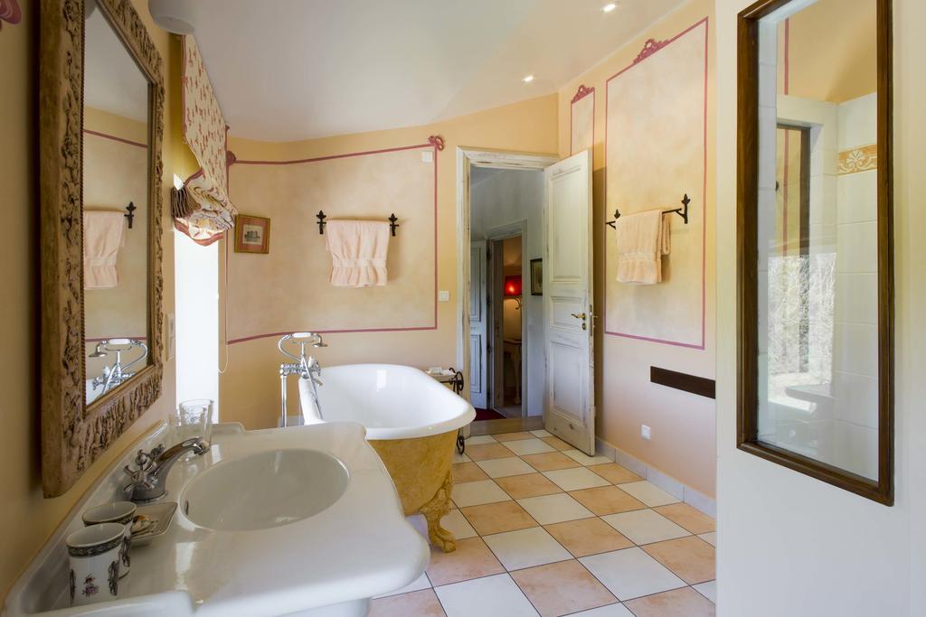 Chateau Talaud Bed and Breakfast Loriol-du-Comtat Δωμάτιο φωτογραφία